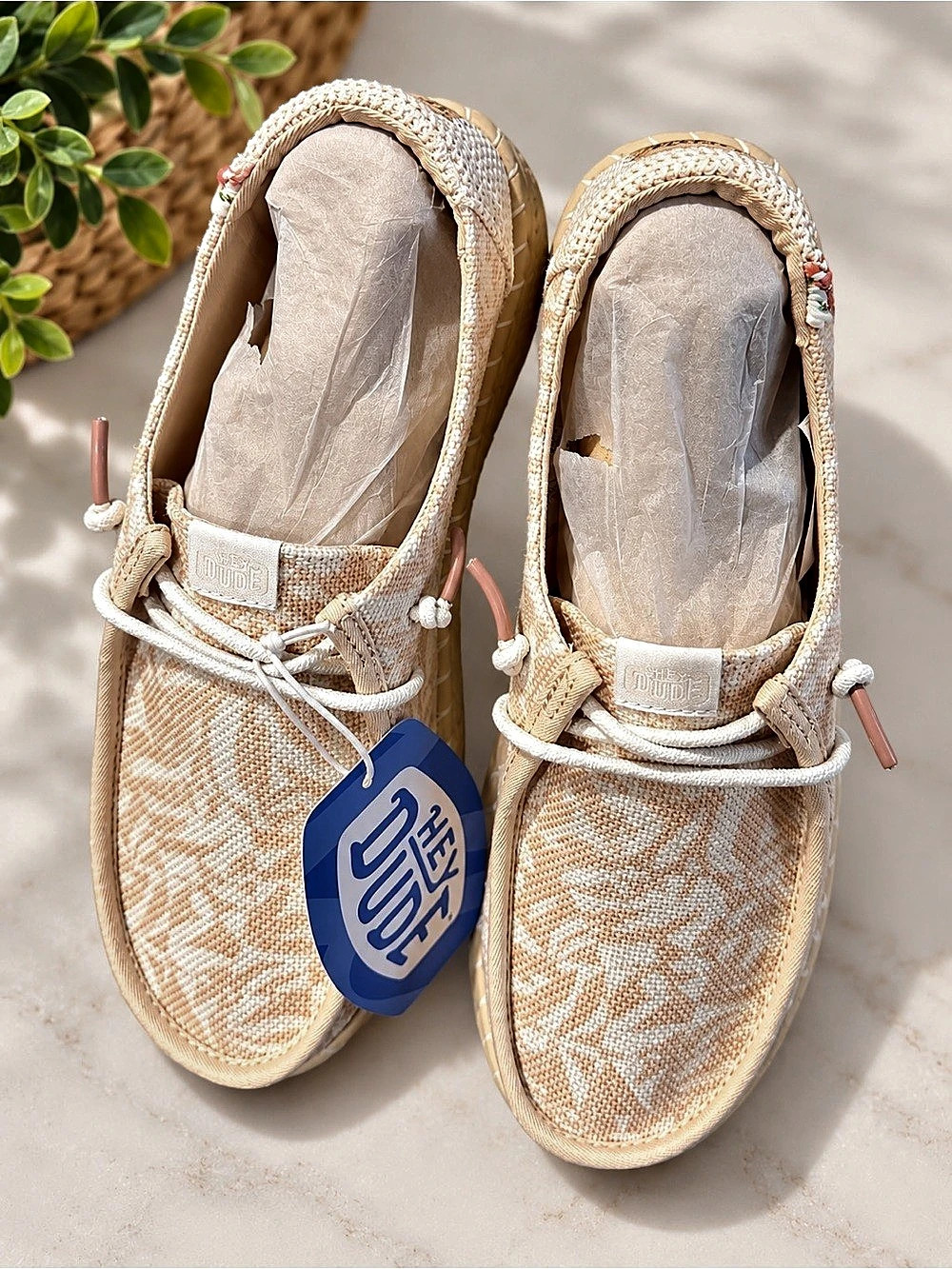 Hey Dude Wendy Sparkle Retro Palm Sneakers in US 9w pale pink/white NWT